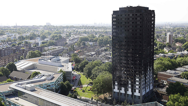 השריפה במגדל בלונדון (צילום: AFP) (צילום: AFP)