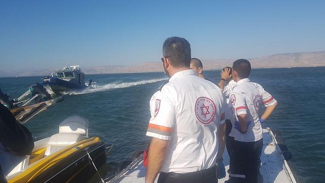 Rescue teams search for Natan (Photo: Tzvika Laval)