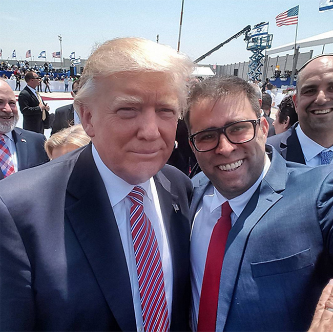 יודע מה חשוב באמת. חזן ודונלד טראמפ יודע מה חשוב באמת. חזן ודונלד טראמפ