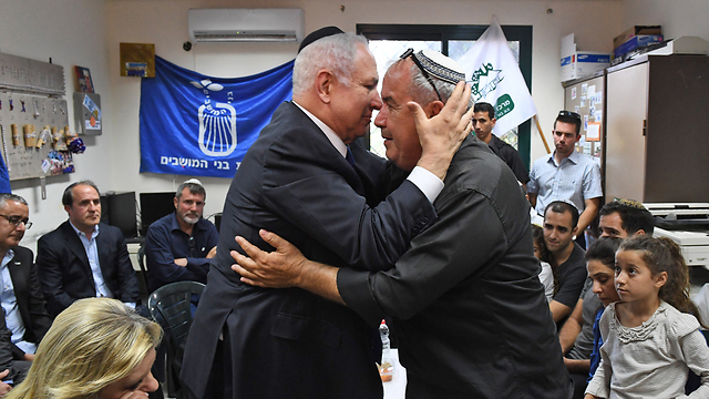 Prime Minister Netanyahu visits Malka family (Photo: Kobi Gideon/GPO)