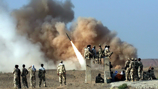 Iranian missile test (Photo: EPA)