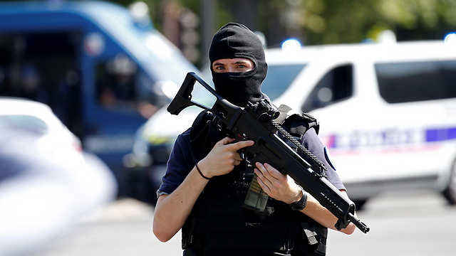 Paris police (Photo: Reuters)