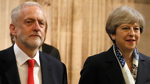 Corbyn and UK Prime Minister Theresa May (Photo: AP)