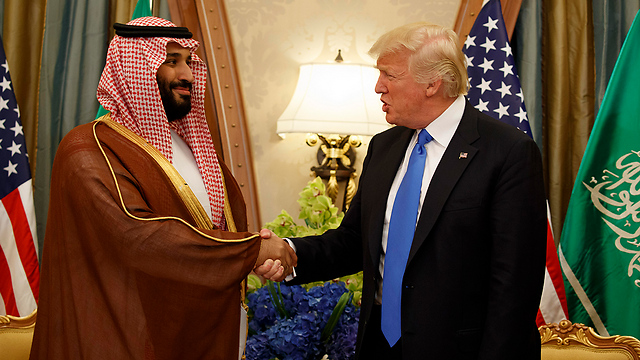 טראמפ ומוחמד בן סלמאן בעת ביקור נשיא ארה"ב בסעודיה (צילום: AP) (צילום: AP)