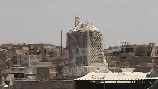 מסגד אל-נורי לאחר הפיצוץ ()