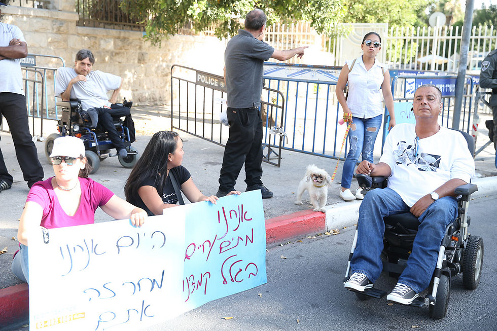 Митинг протеста инвалидов. Фото: Амит Шааби