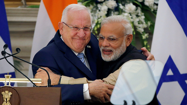 President Rivlin meets with Modi during a visit to India (Photo: Reuters)