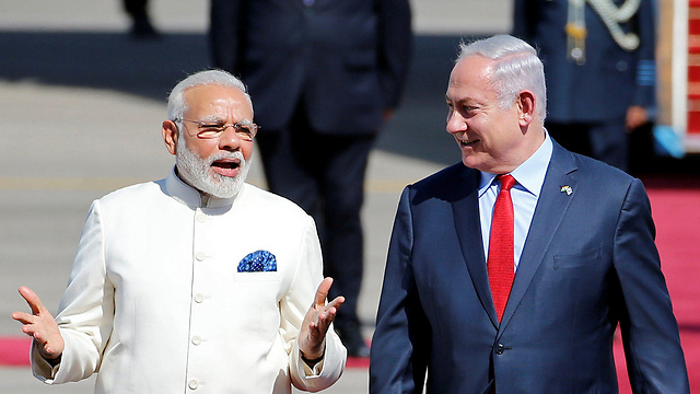 Netanyahu and Modi. Decent people, who don’t see themselves as part of a herd, should acknowledge the prime minister’s diplomatic and economic achievements (Photo: Reuters)
