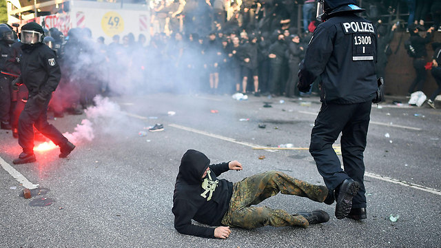 Clashes between protesters and police in Hamburg (Photo: Gettyimages)