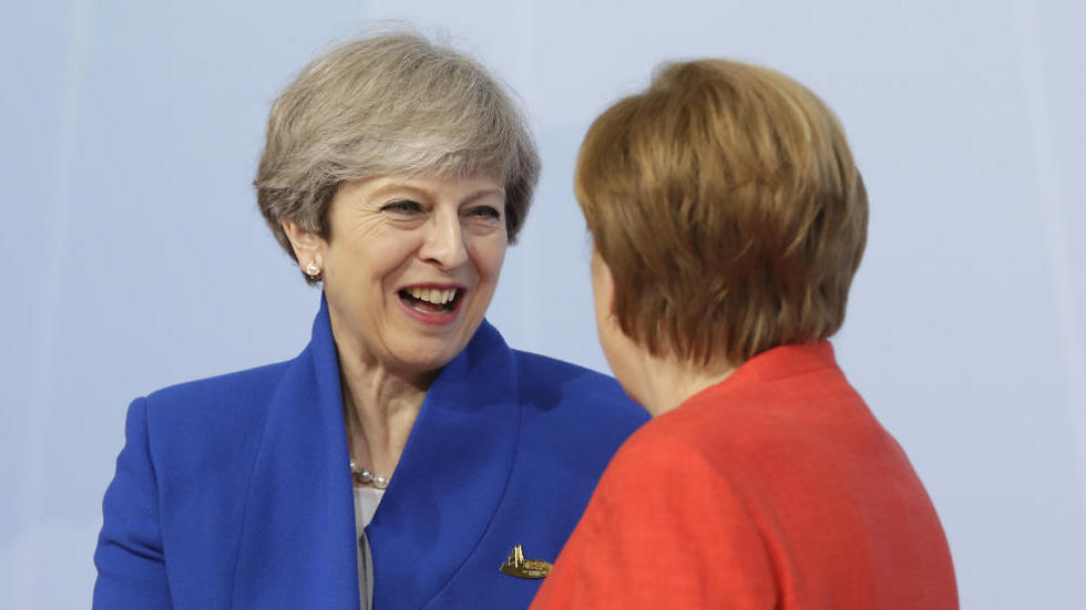 Merkel welcomes British Prime Minister May to the summit (Photo: AP)