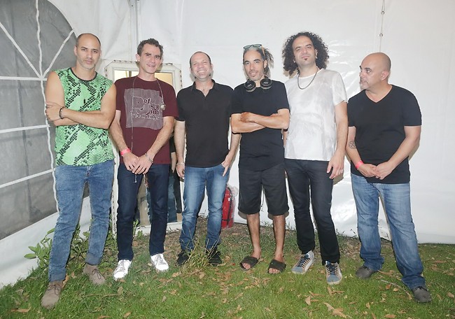 בול בשביל הקהל נהג חדש. הדג נחש (צילום: שוקה כהן) בול בשביל הקהל נהג חדש. הדג נחש (צילום: שוקה כהן)