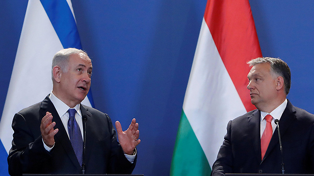 Benjamin Netanyahu and Hungarian prime minister in Budapest last year (Photo: Reuters)
