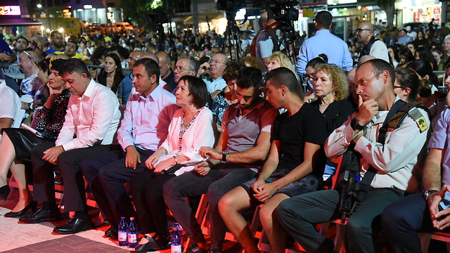 Zehava Shaul at the rally along with family and other dignitaries (Photo: Avihu Shapira)