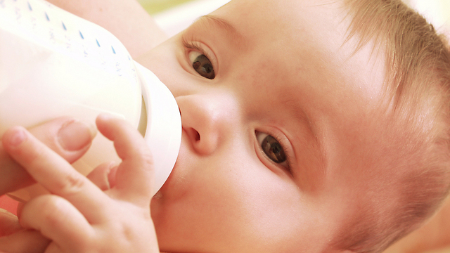 היולדות בבתי החולים ימשיכו ליהנות ממגוון תחליפי חלב (צילום: shutterstock) (צילום: shutterstock)