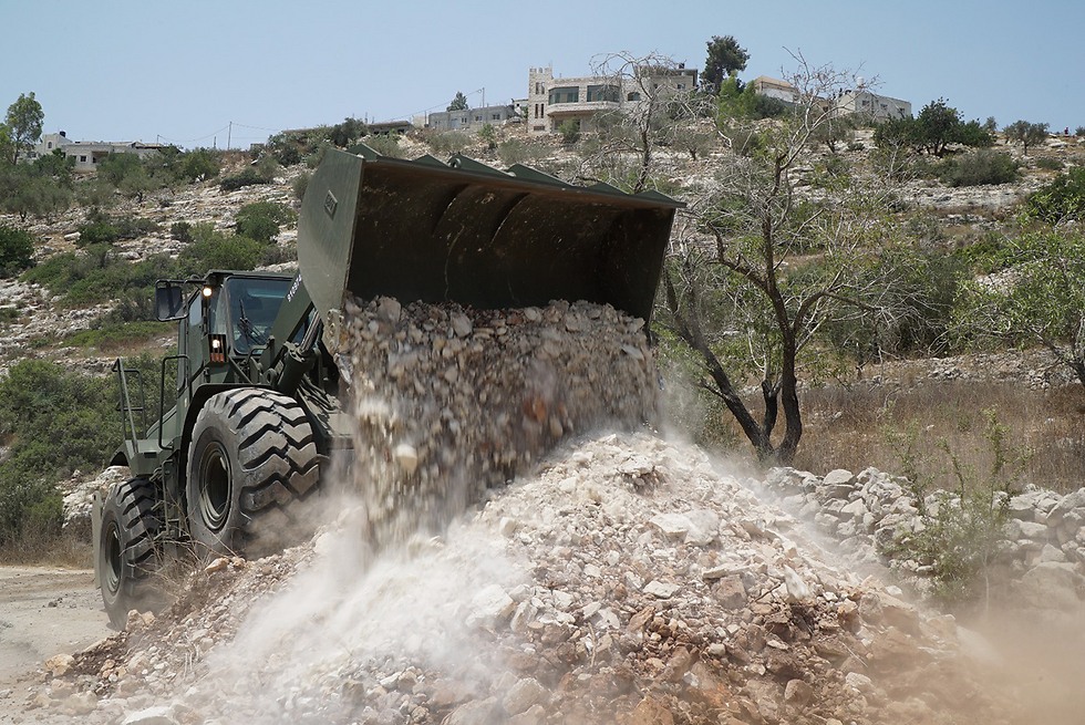 IDF forces operating near Kobar (Photo: IDF Spokesman's Office)