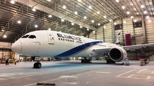 הבואינג 787 "הדרימליינר" במפעל בסיאטל ()