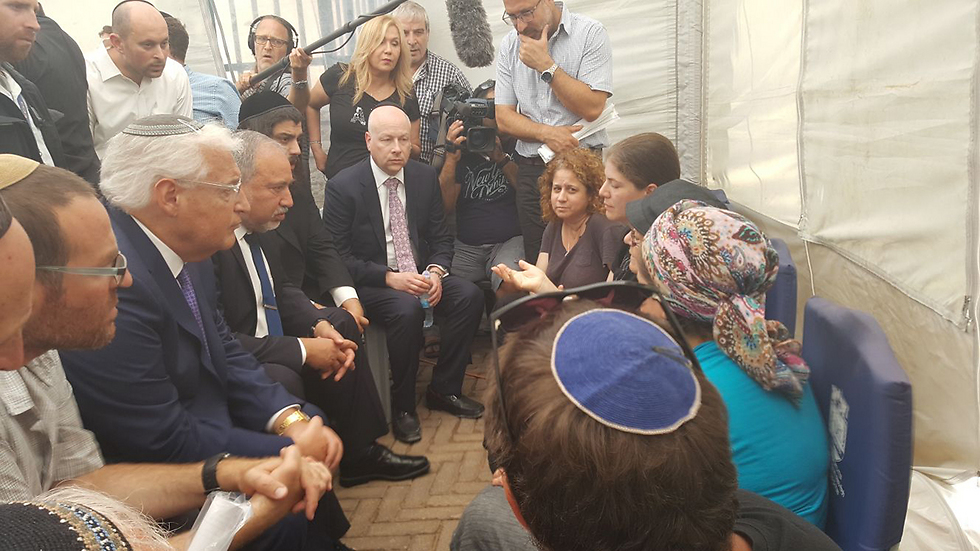 Lieberman, joined by US Ambassador David Friedman and American envoy to the Middle East Jason Greenblatt, visit the Salomon family.