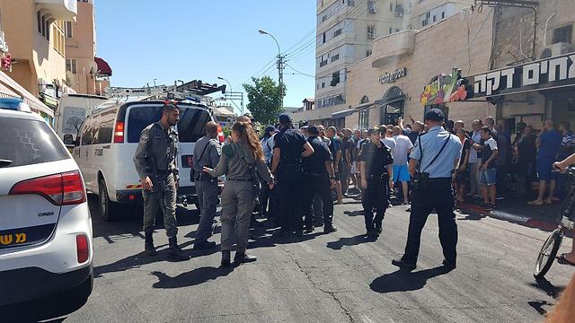 כוחות משטרה הוזעקו למקום (צילום: אסף זגריזק) (צילום: אסף זגריזק)