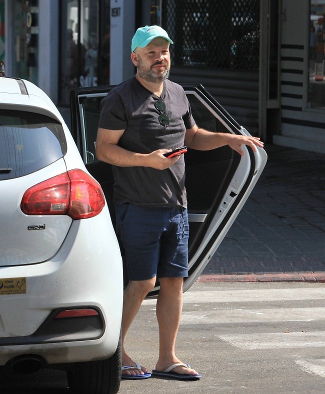 נראה צעיר ב-20 שנה לפחות (צילום: מוטי לבטון) נראה צעיר ב-20 שנה לפחות (צילום: מוטי לבטון)