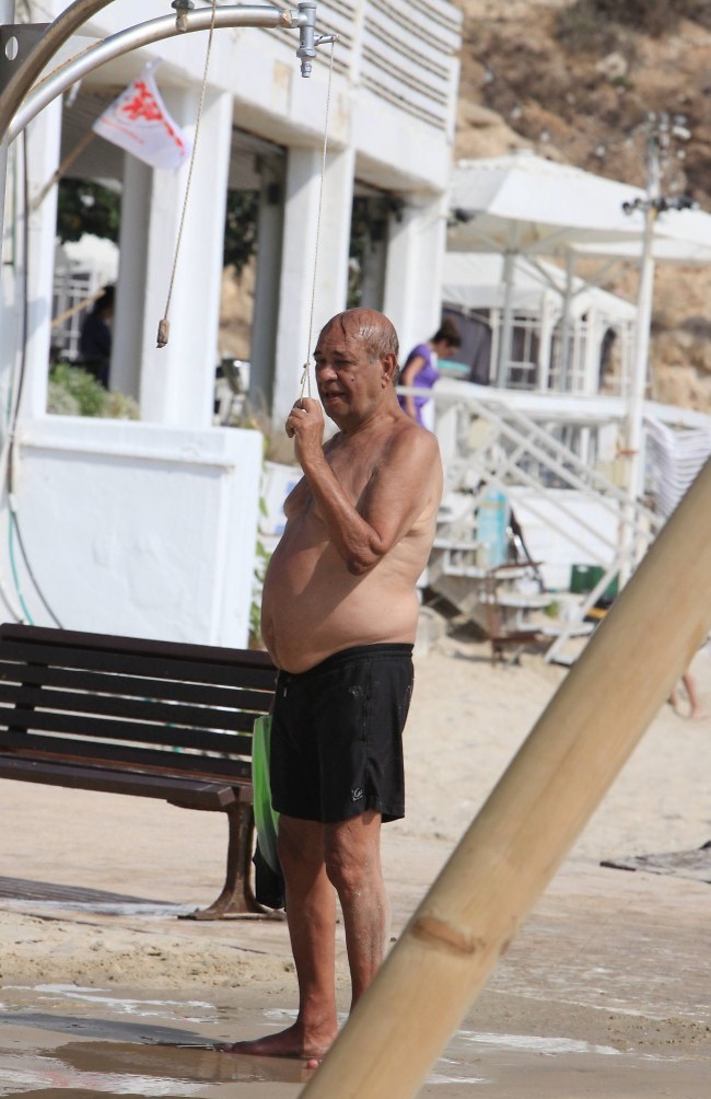 לזה אנחנו קוראים מקלחת קרה! (צילום: מוטי לבטון) לזה אנחנו קוראים מקלחת קרה! (צילום: מוטי לבטון)