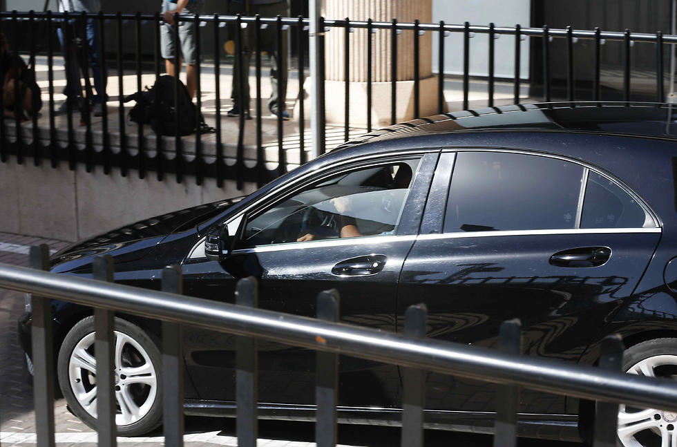 רונאלדו מגיע ברכבו לבית הדין (צילום: EPA) (צילום: EPA)