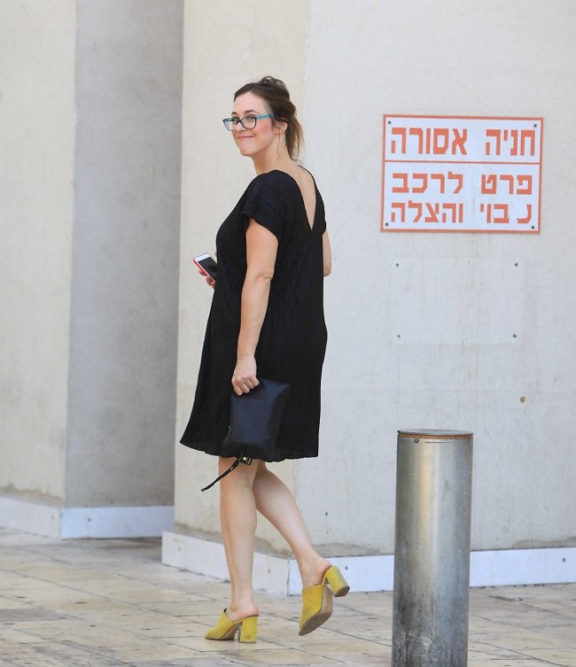 החיוך הוא בשבילינו, כן? (צילום: מוטי לבטון) החיוך הוא בשבילינו, כן? (צילום: מוטי לבטון)