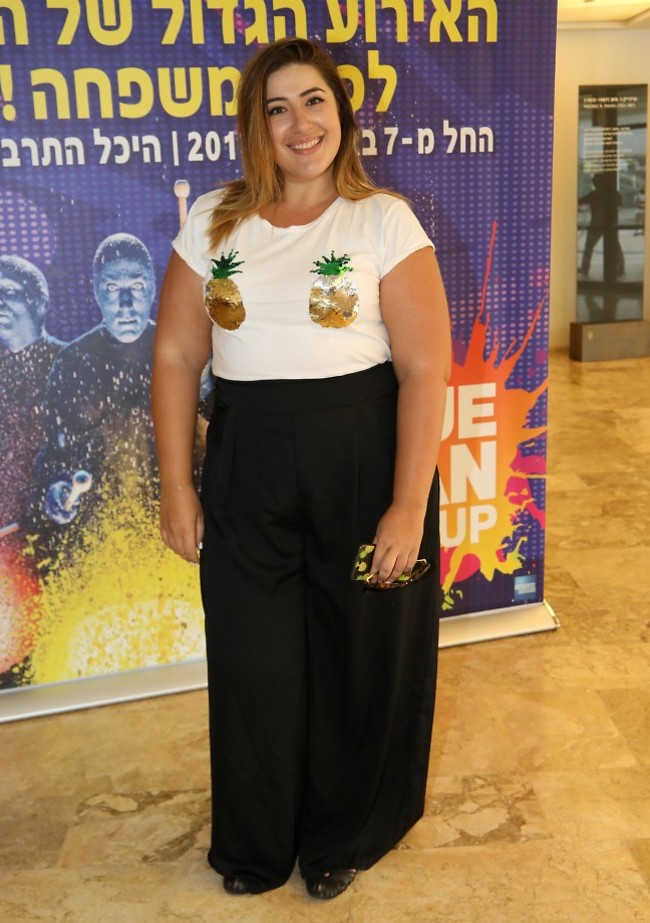 פתאום יש לנו חשק לאננס. שני קליין (צילום: סיון פרג') פתאום יש לנו חשק לאננס. שני קליין (צילום: סיון פרג')
