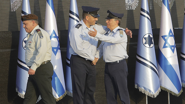 Lt. Gen. Gadi Eisenkot (L), Maj. Gen. Amikam Norkin (C) and former IAF commander Maj. Gen. Amir Eshel (R) (Photo: Shaul Golan)