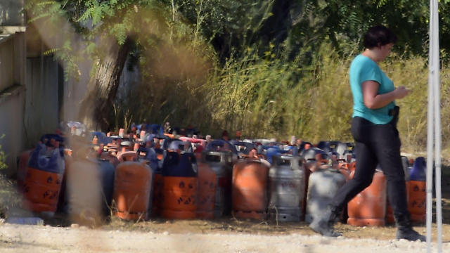 מכלי הגז באלקנאר (צילום: AFP) (צילום: AFP)