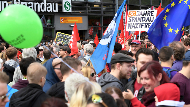 Anti-Nazi protestors in Berlin (Photo: AP)
