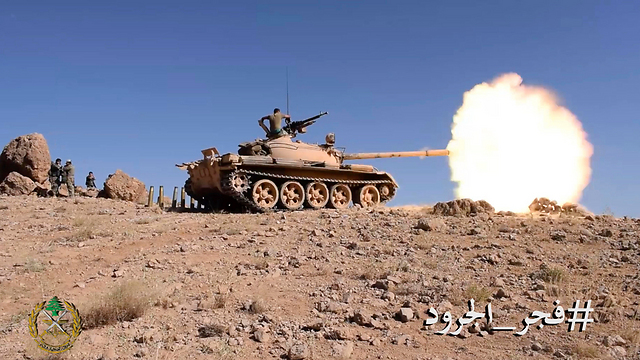 צבא לבנון תוקף את דאעש באזור גבול סוריה (צילום: AP) (צילום: AP)