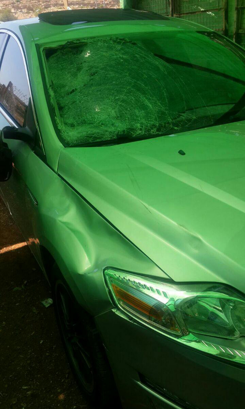 המכונית של הנהג הפוגע בתאונה בירושלים (צילום: דוברות המשטרה) (צילום: דוברות המשטרה)