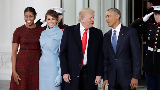 טראמפ צייץ על "כימיה נהדרת" עם ברק אובמה ושרעייתו מלניה "אהבה מאוד!" את מישל אובמה (צילום: AP) (צילום: AP)