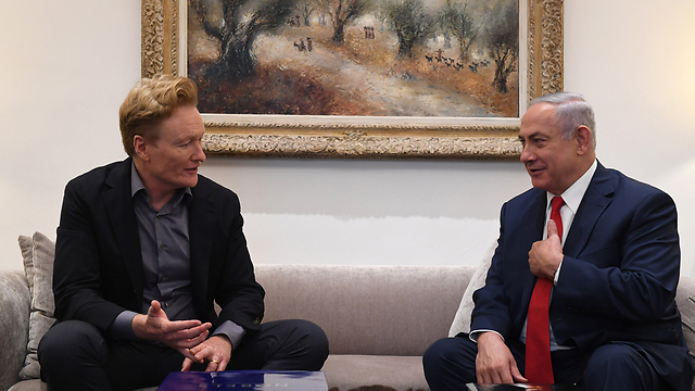 Conan with Prime Minister Benjamin Netanyahu (Photo: Kobi Gideon, GPO) (Photo: Kobi Gideon, GPO)