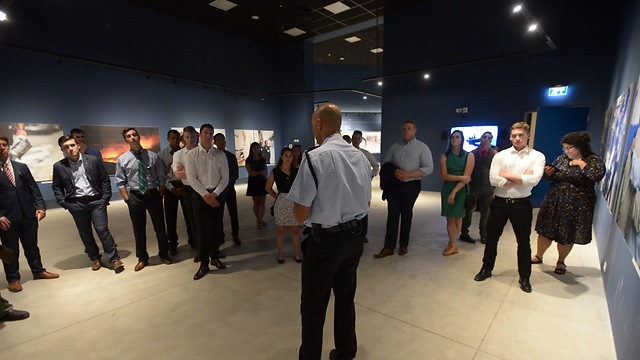 Visiting the Israeli National Police HQ (Photo: Shmuel Cohen)