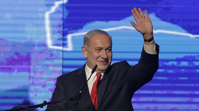 Netanyahu during Wednesday's rally (Photo: Shaul Golan)