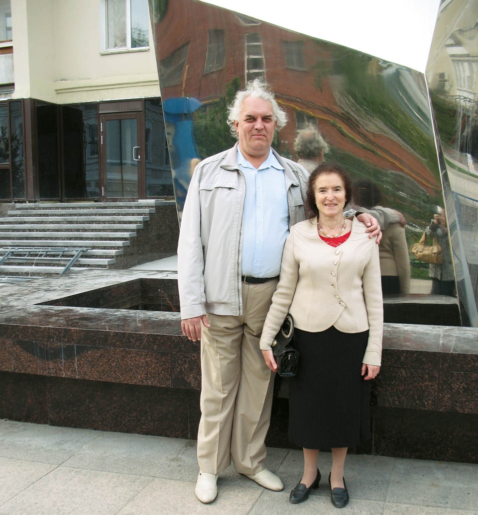 Андрей Коломиец с супругой. Фото из личного архива