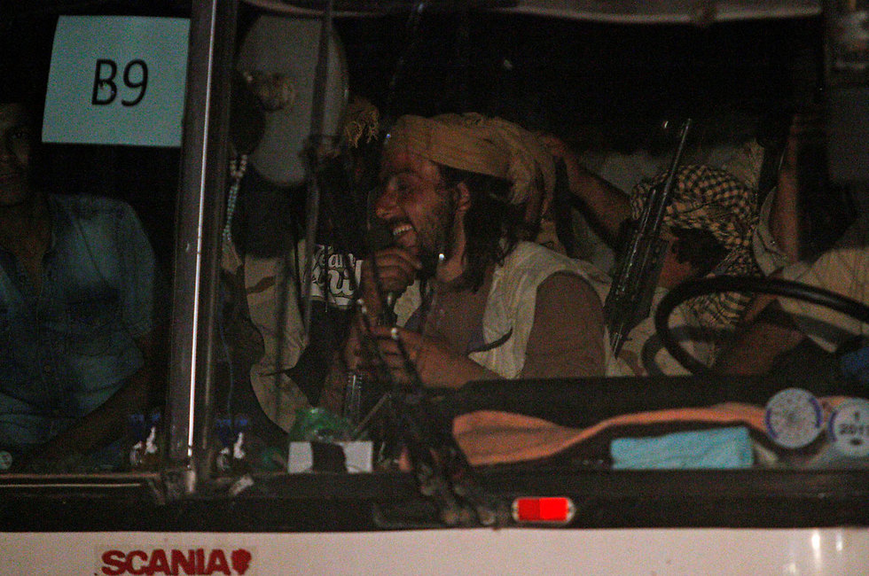 One of the buses in the ISIS convoy (Photo: Reuters)