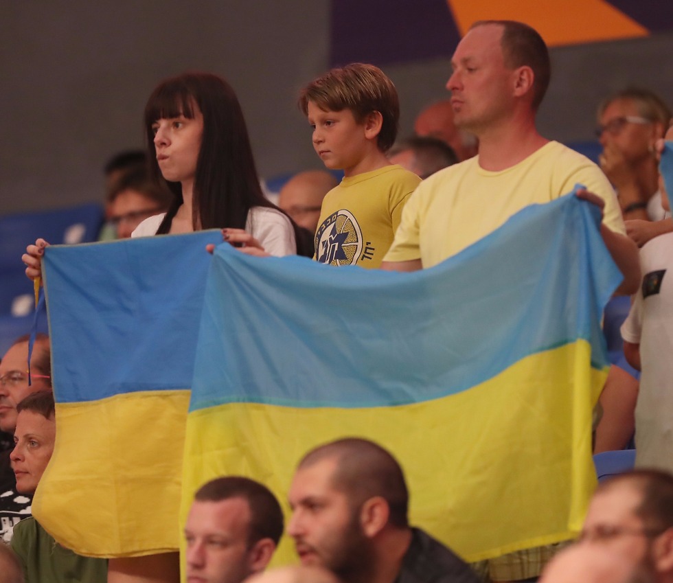 האוהדים האוקראינים (צילום: אורן אהרוני) (צילום: אורן אהרוני)