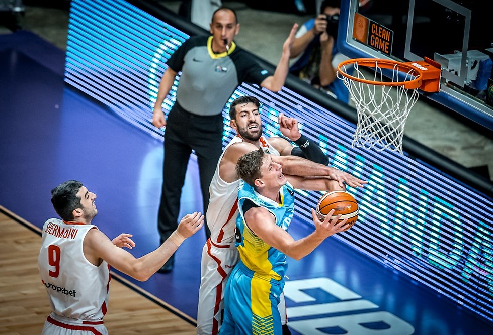 ניצחון מפתיע לאוקראינים (צילום: FIBA.COM) (צילום: FIBA.COM)