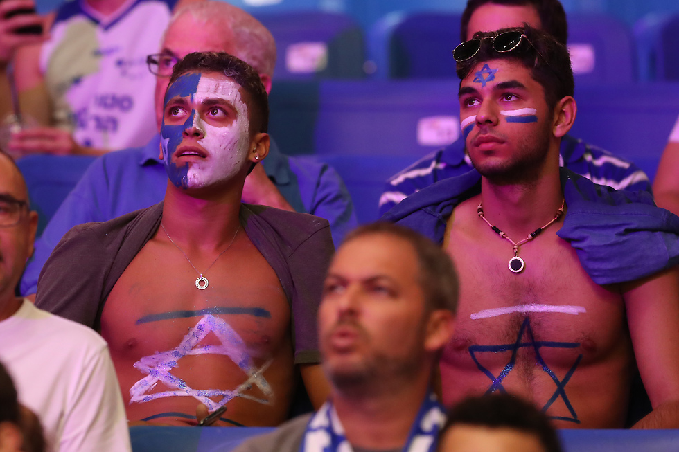 אוהדים ישראלים. חלום שמינית הגמר באיסטנבול עדיין חי (צילום: אורן אהרוני) (צילום: אורן אהרוני)