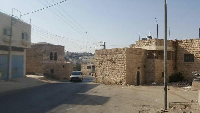 The balcony in Hebron (Photo: Honenu)
