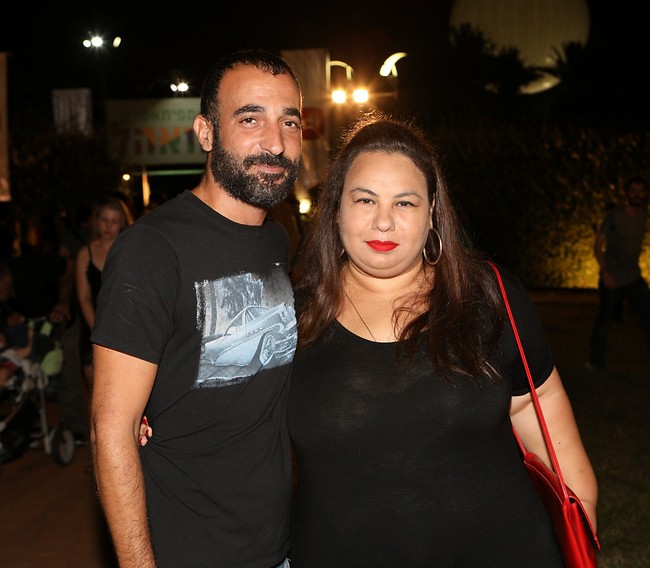 שאפו למלהקת הסדרה. אמירה בוזגלו ובעלה משה בן שימול (צילום: רפי דלויה) שאפו למלהקת הסדרה. אמירה בוזגלו ובעלה משה בן שימול (צילום: רפי דלויה)
