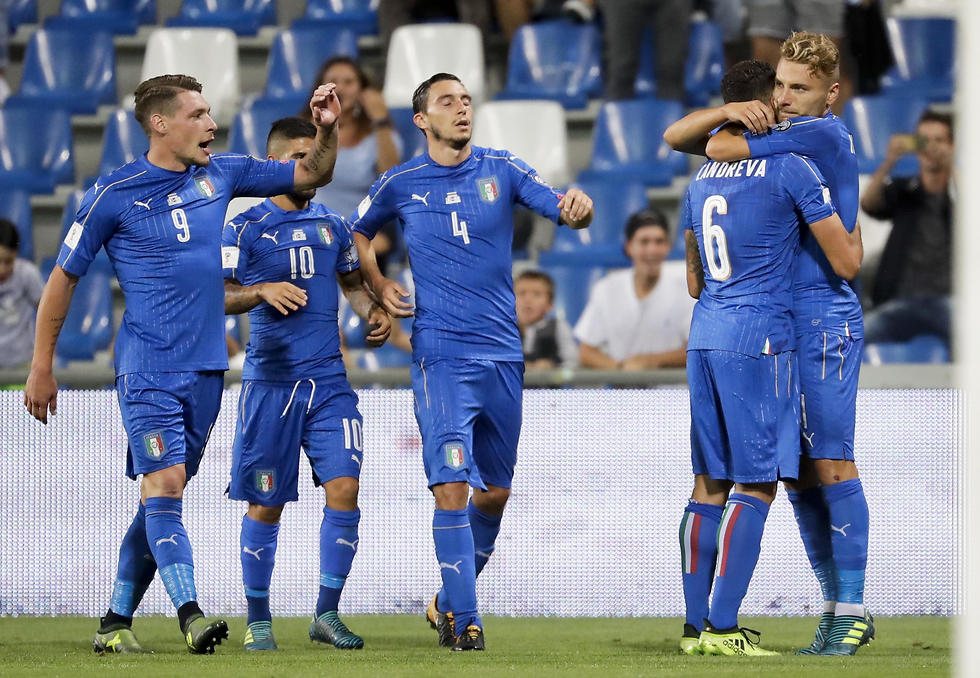 התקפה מדהימה. נבחרת איטליה (צילום: AP) (צילום: AP)