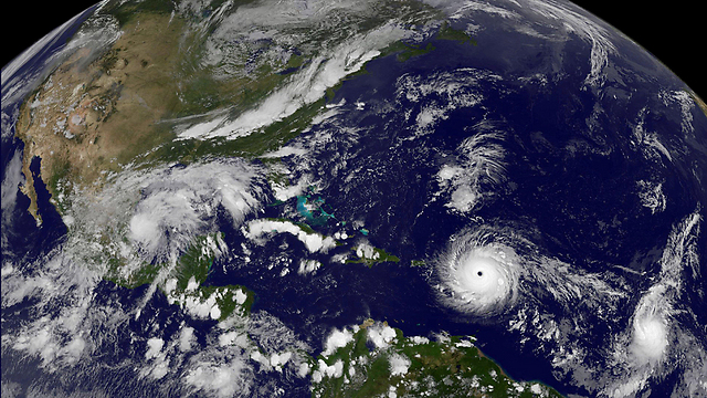 הסופה החזקה אי פעם באוקיינוס האטלנטי (צילום: רויטרס) (צילום: רויטרס)