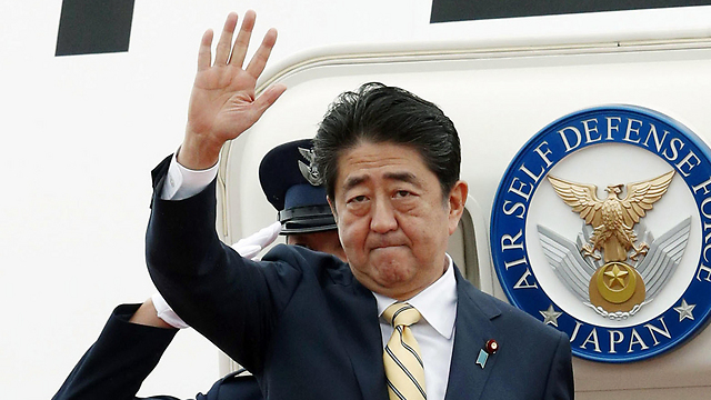 ראש ממשלת יפן אבה. הזהיר מהמשך התוקפנות הצפון-קוריאנית (צילום: AP) (צילום: AP)