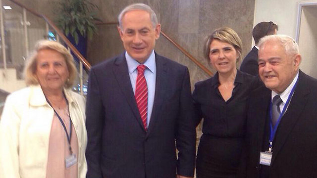 Ofra Bracha (2nd from right) and Prime Minister Netanyahu