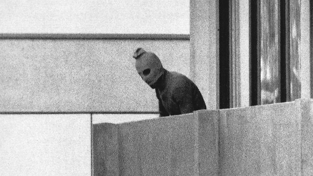אחד המחבלים באולימפיאדת מינכן 1972 (צילום: AP) (צילום: AP)