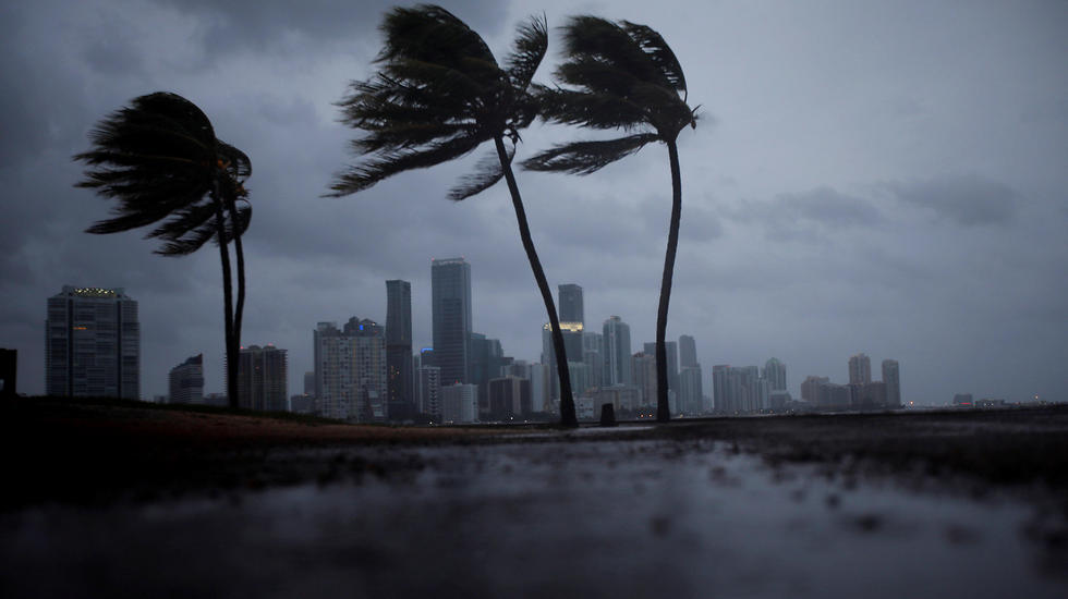 הוריקן אירמה בפעולה (צילום: רויטרס) (צילום: רויטרס)