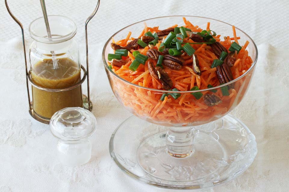 Морковный салат с "изюминкой". Фото: Оснат Лестер